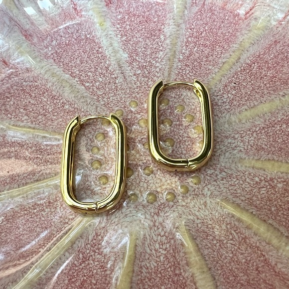 14k Gold Filled Oblong Hoops - Picture 1 of 3